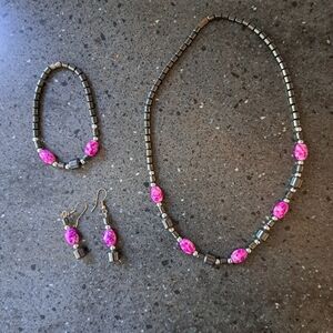 Beaded Pink and black necklace, earrings and bracelet